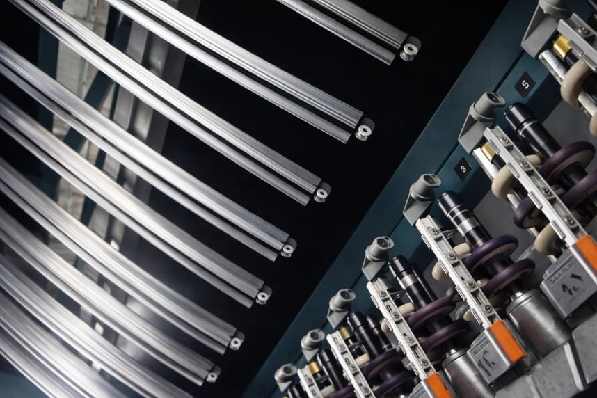 Ceramic guides at the HE cooling track exits above the friction units